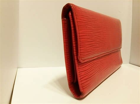 lv sarah wallet red